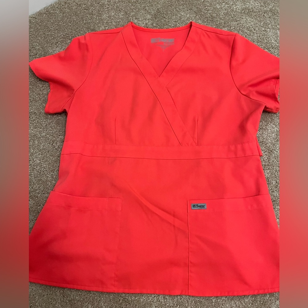 Bright pink size large Grey’s anatomy scrub top